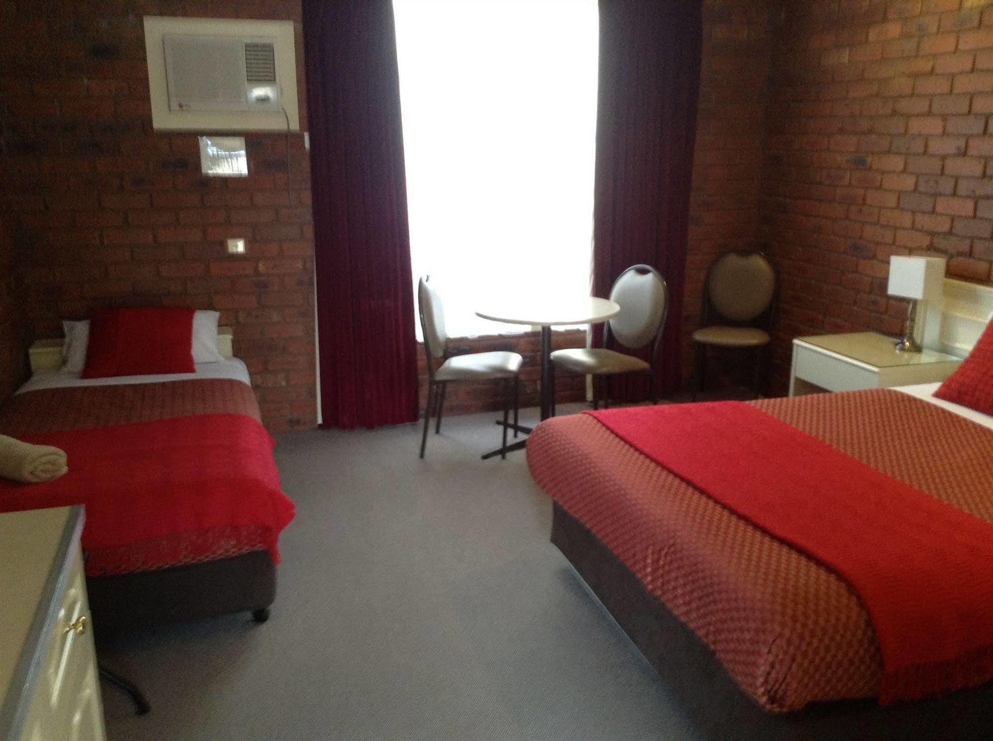 Melton Motor Inn And Apartments Zewnętrze zdjęcie
